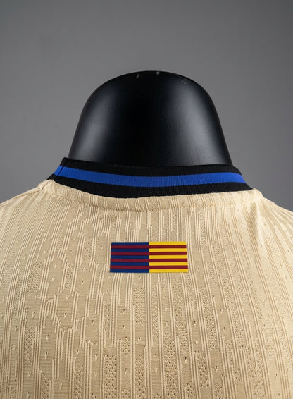 CAMISETA BARCELONA BEIGE VISITANTE 2025