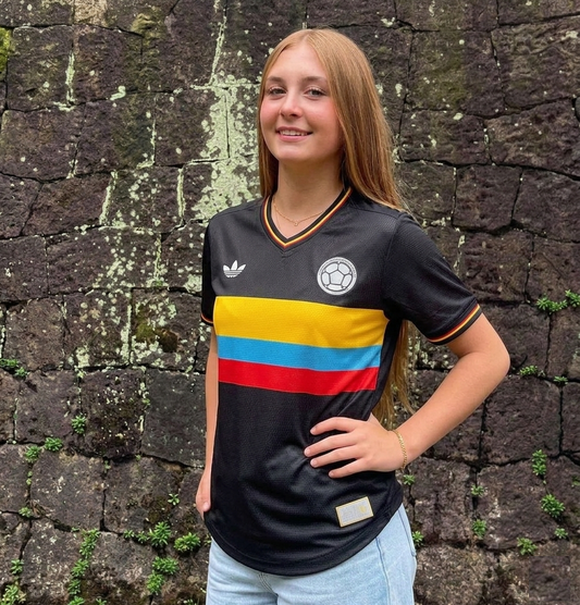 Camiseta Colombia 100 Años Negra Mujer